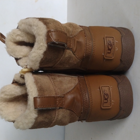 UGG Boots - Picture 3 of 11